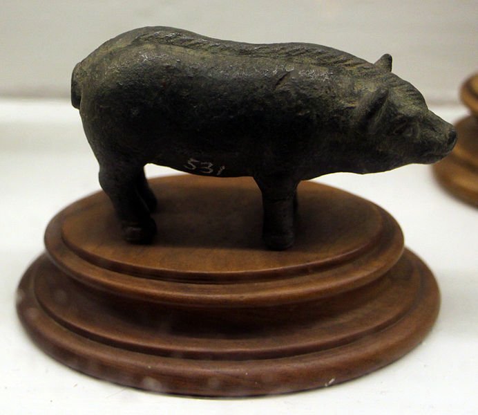 File:Archeologico, bronzetti etruschi, animali 15 maiale.JPG