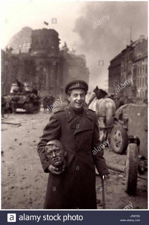 Risultato immagini per picture hitler bust berlin"