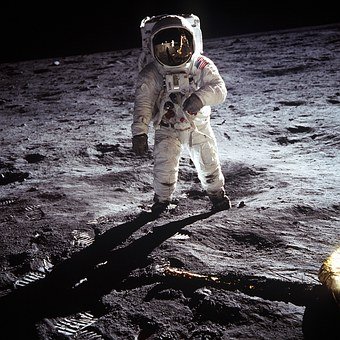 moon-landing-60582__340.jpg