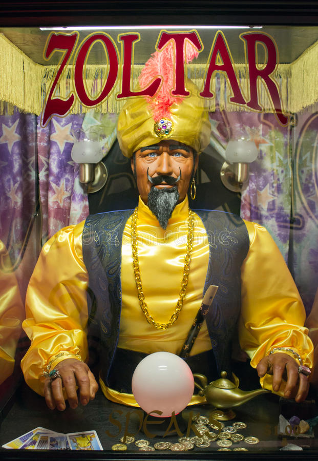 zoltar-fortune-teller-mysterious-tell-bl