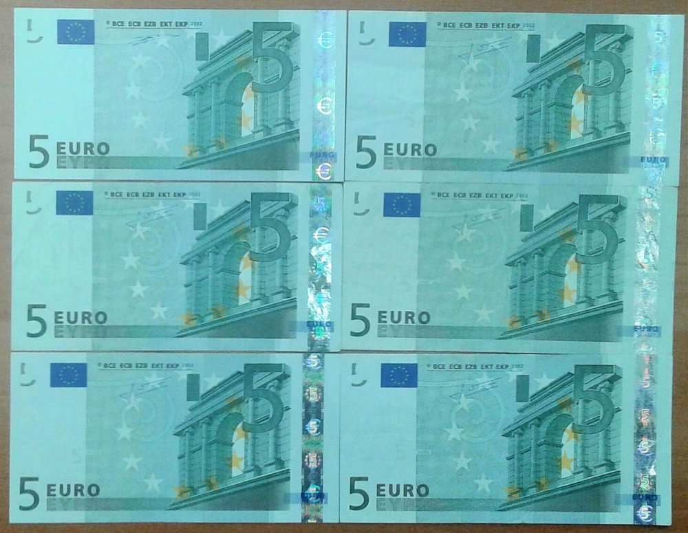 5 € fronte.jpg