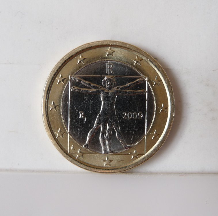 1 Euro 2009 Italia Difetto Al Bordo (1).JPG