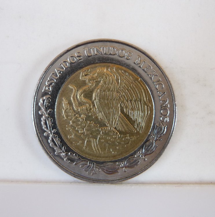 2 Pesos 2004 Messico Stati Uniti Messicani (1992-2015) (1).JPG