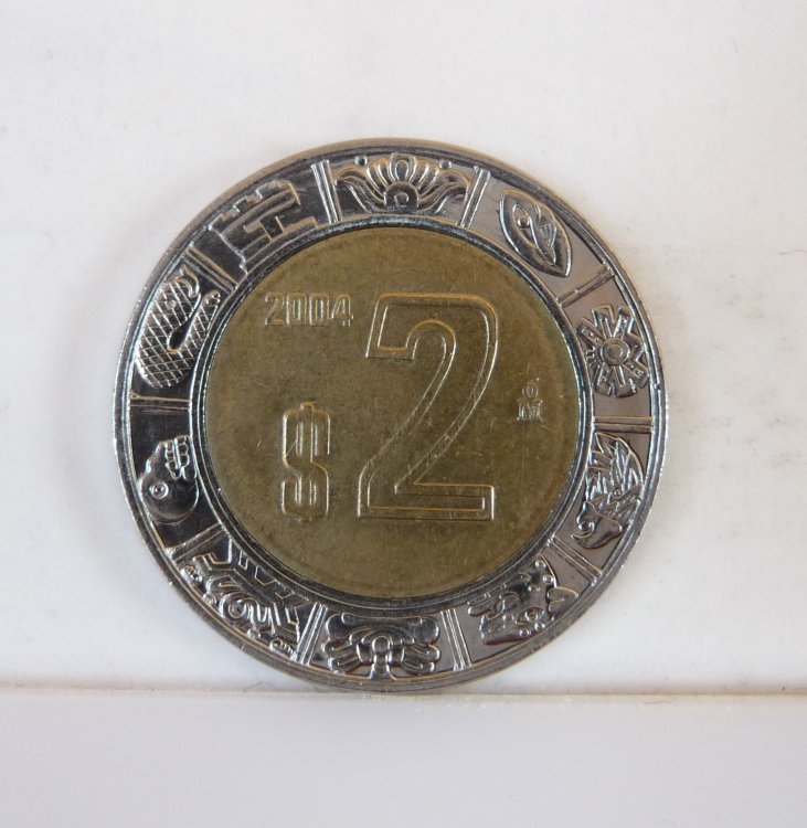 2 Pesos 2004 Messico Stati Uniti Messicani (1992-2015) (2).JPG