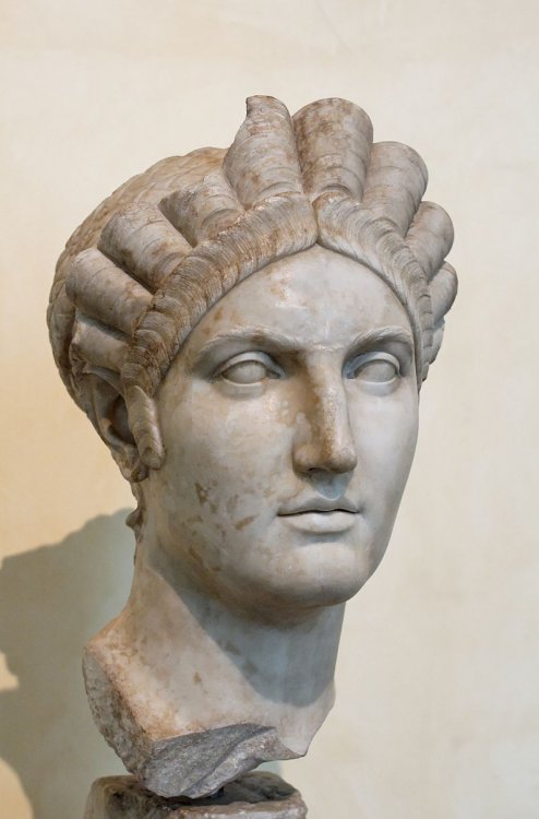 Salonina Matidia , nipote di Traiano.jpg