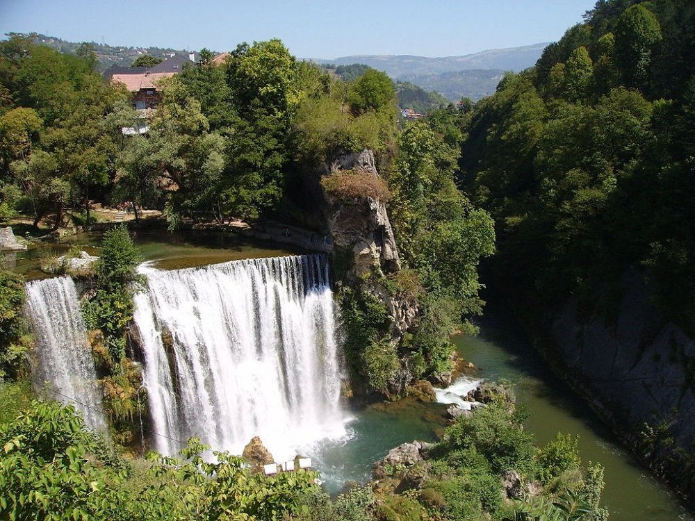 1024px-Jajce_Waterfall_Total.jpg