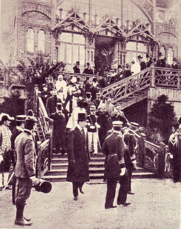 I_sovrani_d'Italia_inaugurano_l'Esposizione_Internazionale_di_Milano_1906.jpg