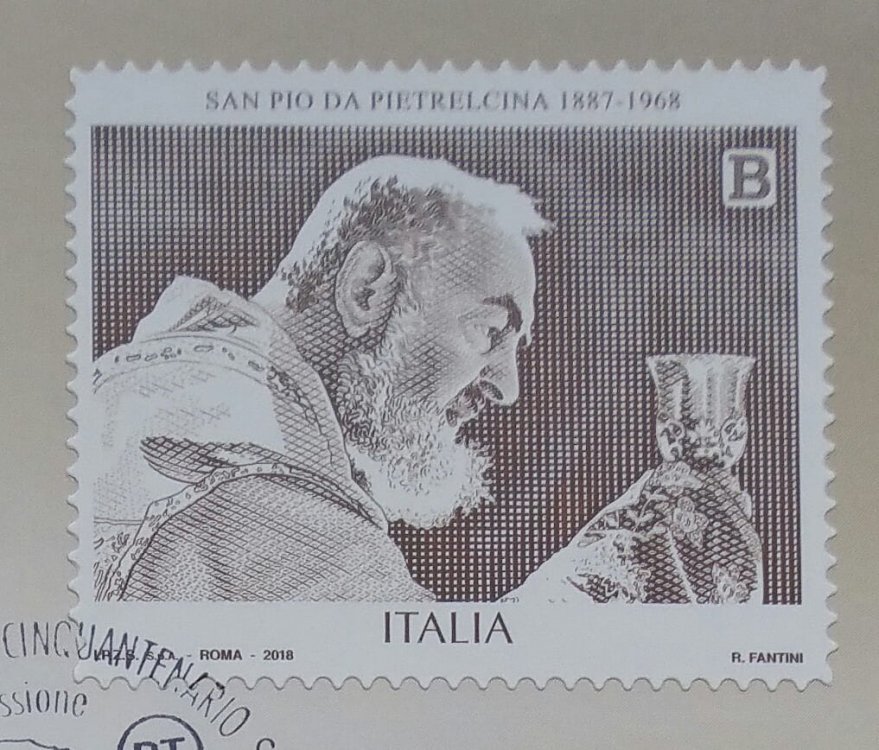 1531616722_PadrePio2.thumb.jpg.611f5a933d2834f362534d9a8e88f98e.jpg