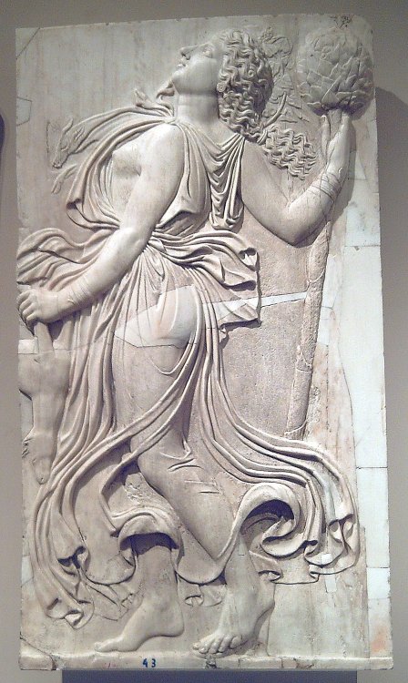 Ménade_relieve_romano_(Museo_del_Prado)_02.jpg