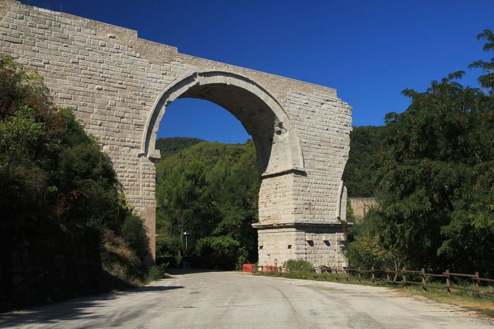 Ponte_di_Augusto_-Narni-Terni-Umbria.jpg