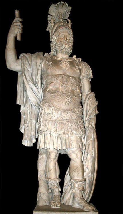 Mars_Pyrrhus_-_Musei_Capitolini_-_MC0058_2.jpg