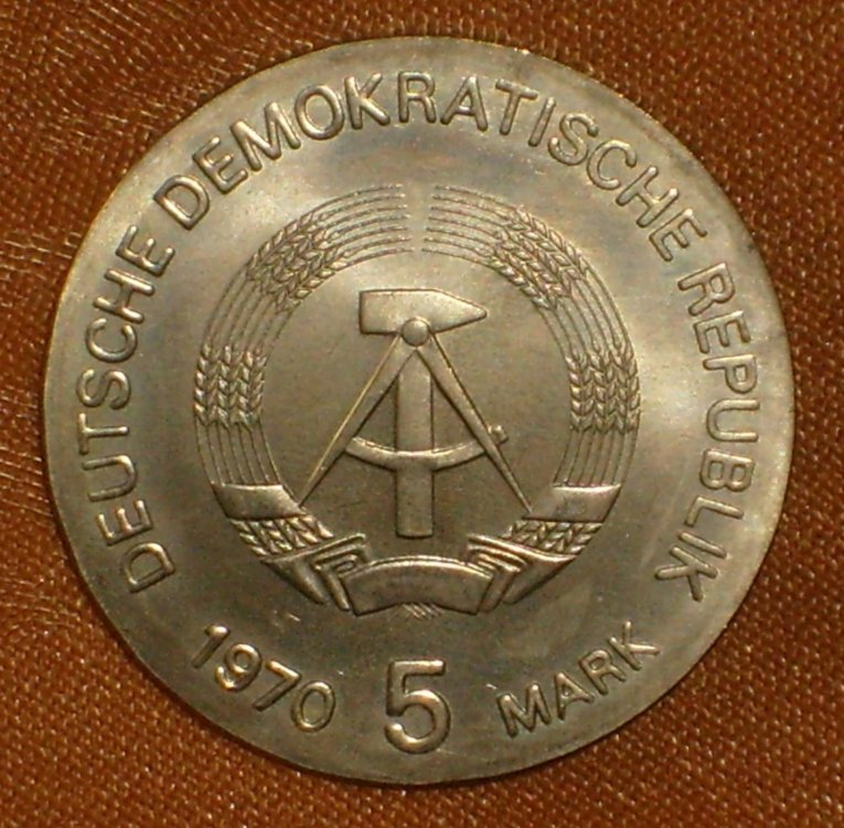 5 mark 1970 d.JPG