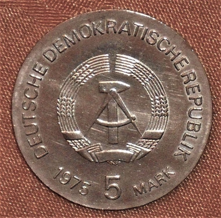 5 mark 1975 d.JPG