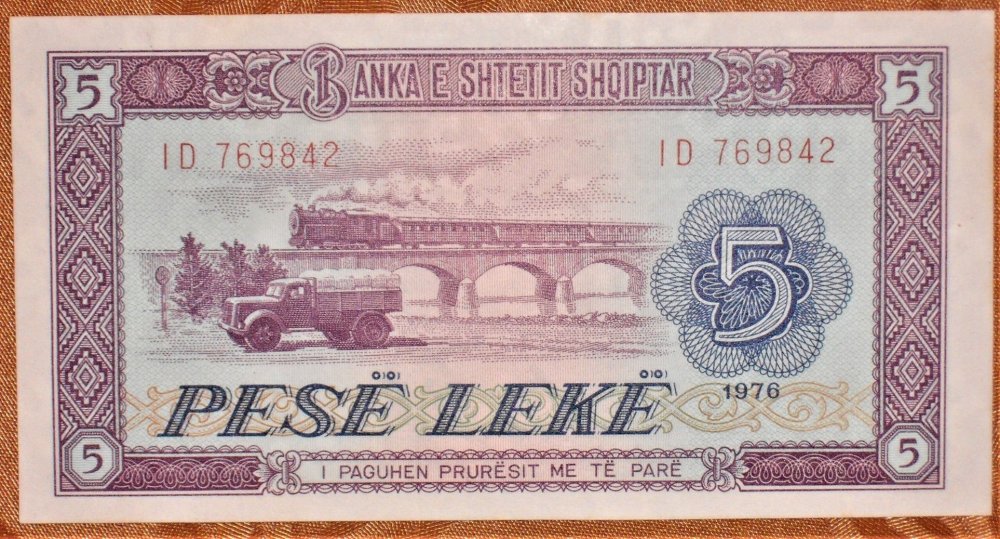 5 leke 1976 d.JPG