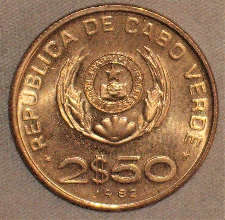 Capo Verde 2.5 escudos 1982 d.jpg