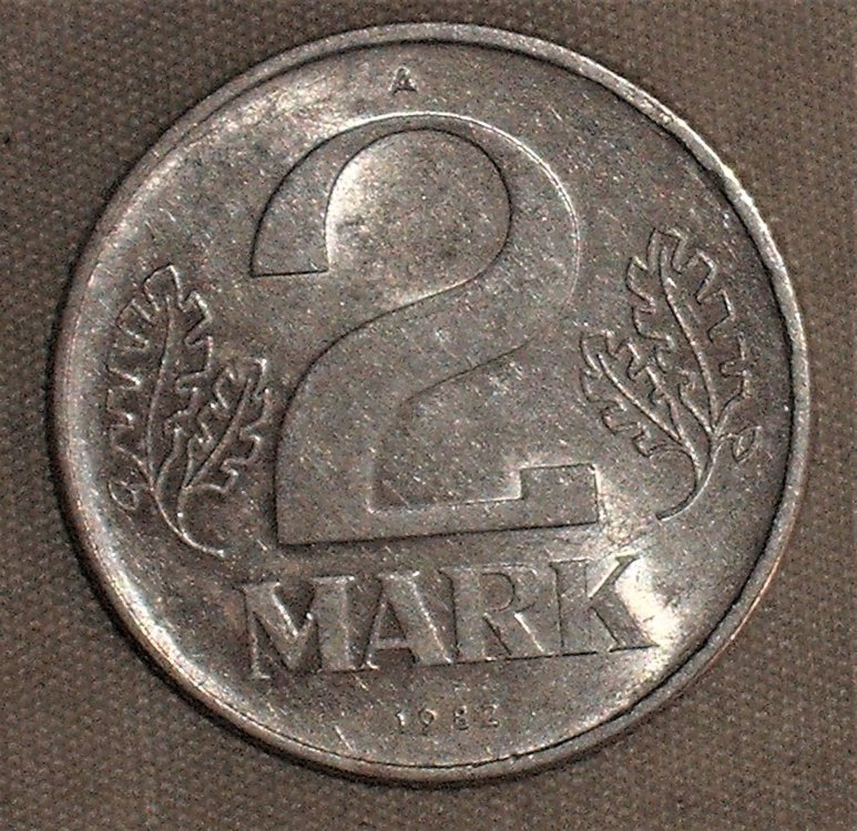 2 mark 1982 r.JPG