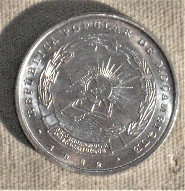 50 centavos 1982 d.JPG