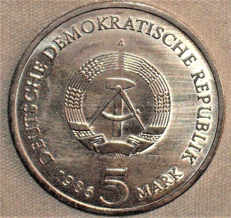 5 mark 1986 d.JPG