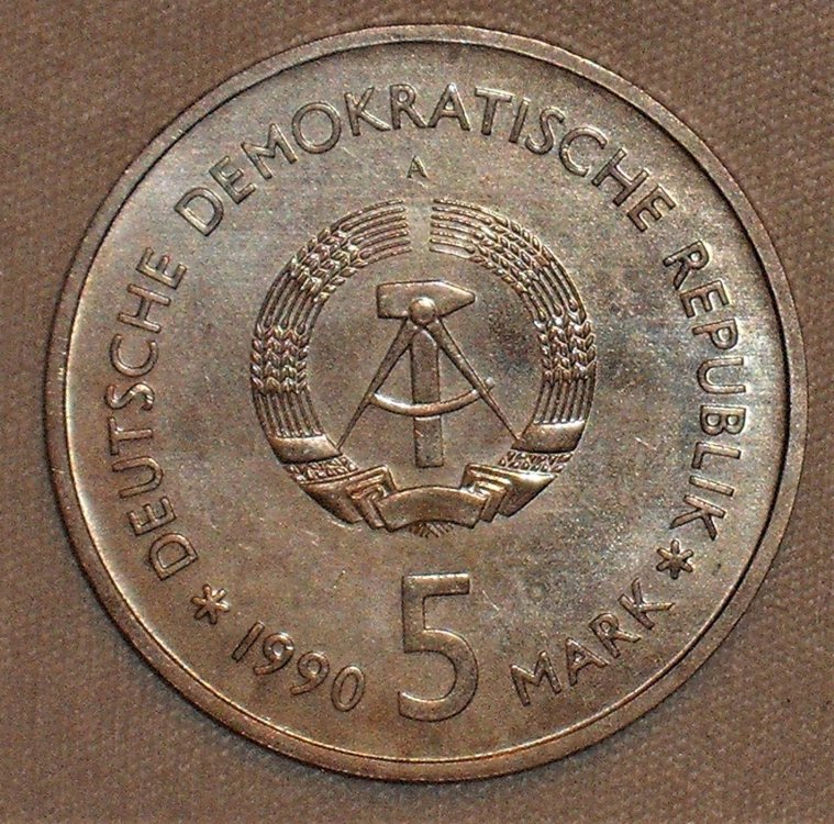 5 mark 1990 _d.JPG