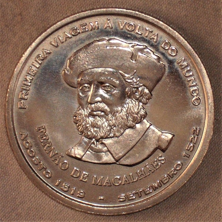 200 escudos 2000 r.JPG