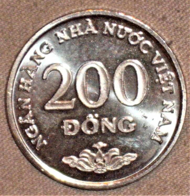 200 dong 2003 r.JPG